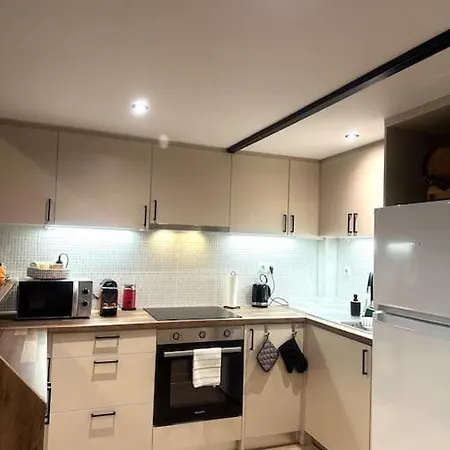 Ideal Loft Next To Metro Apartment *