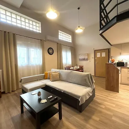 Ideal Loft Next To Metro Apartment