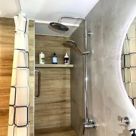 Ideal Loft Next To Metro Apartment